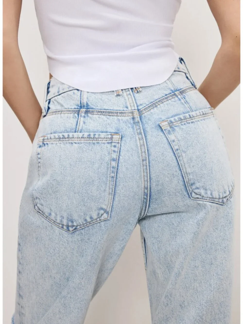 GOOD AMERICAN Good 'Petite 90s Ripped Straight Leg Jeans in Blue